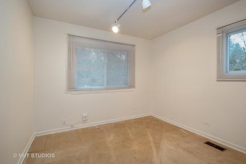 350 Lafayette Ln, Hoffman Estates, IL 60169 photo 13