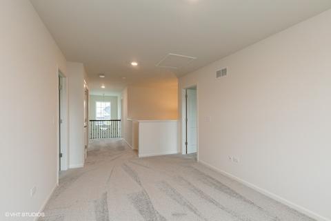 3622 Emerald Rd, Elgin, IL 60124 photo 9