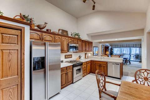260 Spring Cove Dr, Elgin, IL 60123 photo 10