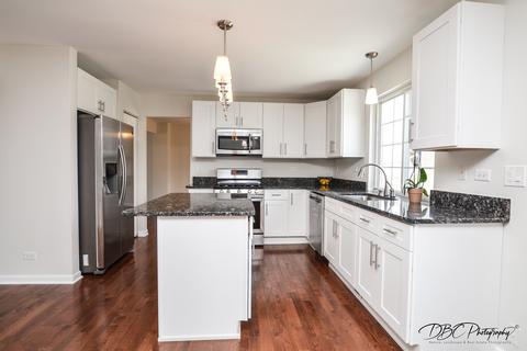 245 Aberdeen Dr, Algonquin, IL 60102 photo 3