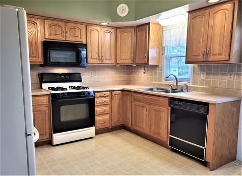 1110 Barker St, Bloomington, IL 61701 photo 3