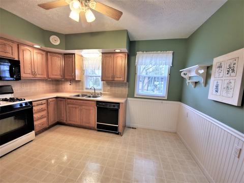 1110 Barker St, Bloomington, IL 61701 photo 6