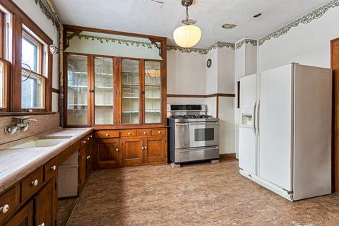 844 Douglas Ave, Elgin, IL 60120 photo 10