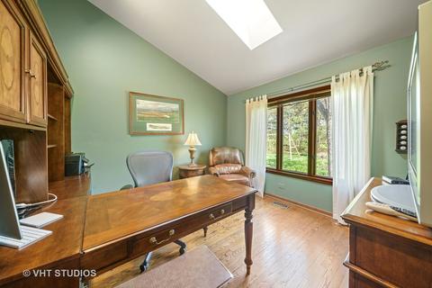 653 Chippewa Dr, Naperville, IL 60563 photo 19