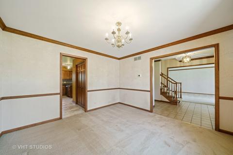 653 Chippewa Dr, Naperville, IL 60563 photo 7