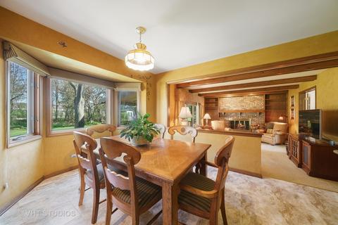 653 Chippewa Dr, Naperville, IL 60563 photo 10