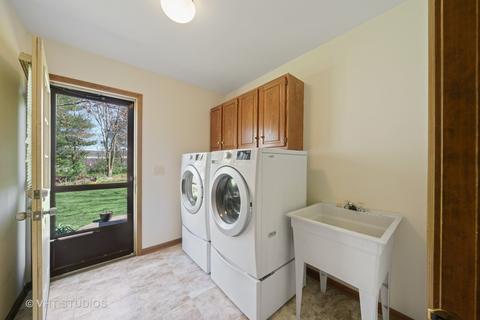 653 Chippewa Dr, Naperville, IL 60563 photo 18