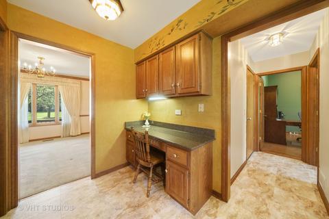 653 Chippewa Dr, Naperville, IL 60563 photo 14