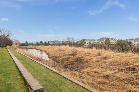 2305 Summerlin Dr, Aurora, IL 60503 photo 3