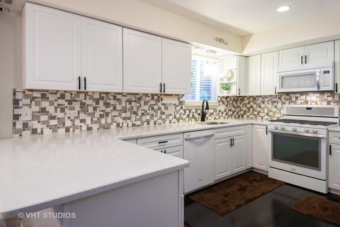 54 Pine Cir, Cary, IL 60013 photo 6