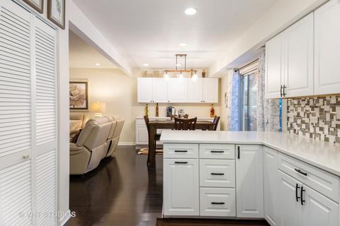 54 Pine Cir, Cary, IL 60013 photo 8