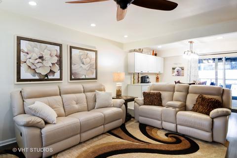 54 Pine Cir, Cary, IL 60013 photo 4