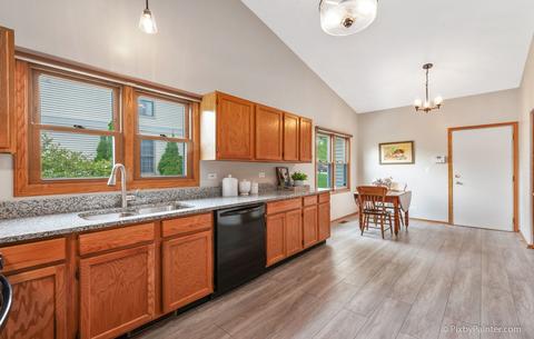 1610 Farmhill Dr, Algonquin, IL 60102 photo 12