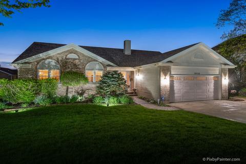 1610 Farmhill Dr, Algonquin, IL 60102 photo 1