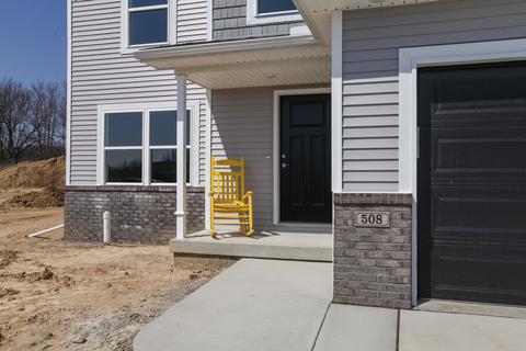 508 Raef Rd, Downs, IL 61736 photo 2