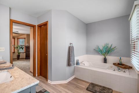 978 Westgate Dr, Aurora, IL 60506 photo 21
