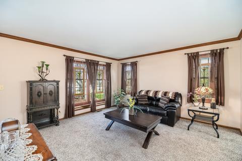 978 Westgate Dr, Aurora, IL 60506 photo 3