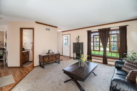 978 Westgate Dr, Aurora, IL 60506 photo 4