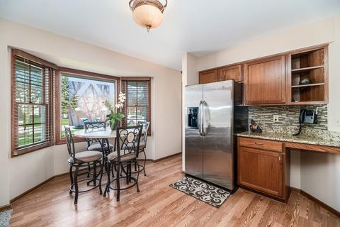 978 Westgate Dr, Aurora, IL 60506 photo 12
