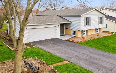 722 Maple Ln, Darien, IL 60561 photo 2