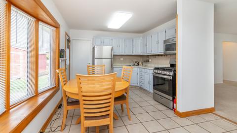 570 Morton St, Hoffman Estates, IL 60169 photo 8