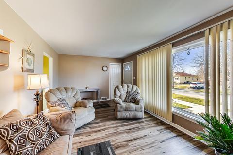 8231 44th St, Lyons, IL 60534 photo 2