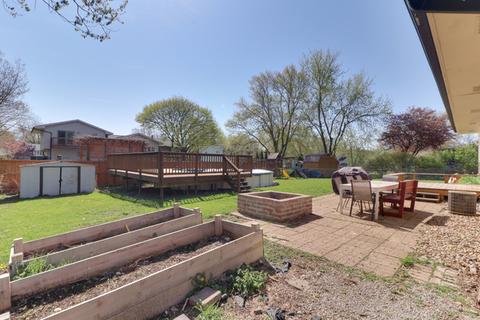 204 Sandra Ln, Normal, IL 61761 photo 3