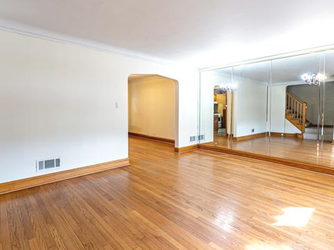 4625 Pulaski Ave, Lyons, IL 60534 photo 2