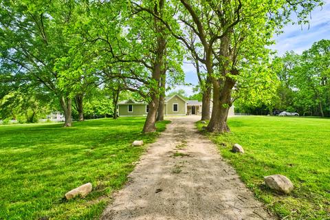 33 W878 Army Trail Rd, Wayne, IL 60184 photo 2