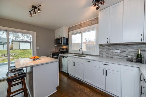 318 E Maple Ave, Roselle, IL 60172 photo 7