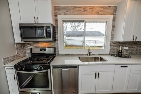 318 E Maple Ave, Roselle, IL 60172 photo 11