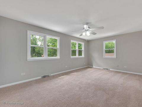 540 Milton Ln, Hoffman Estates, IL 60169 photo 16