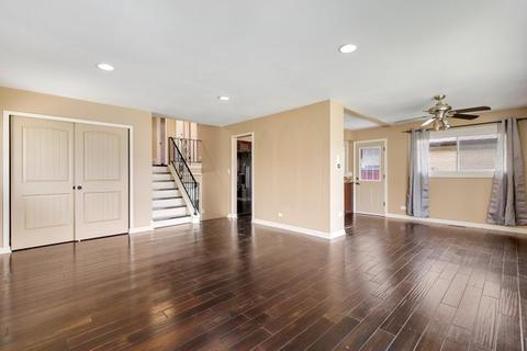 705 Devonshire Dr, Des Plaines, IL 60018 photo 3