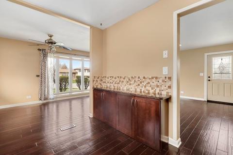 705 Devonshire Dr, Des Plaines, IL 60018 photo 8