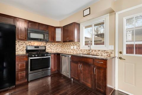 705 Devonshire Dr, Des Plaines, IL 60018 photo 7