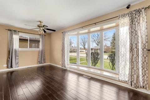 705 Devonshire Dr, Des Plaines, IL 60018 photo 5