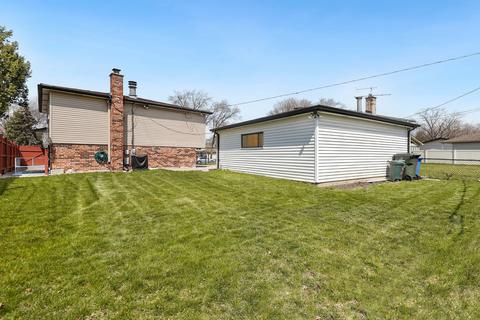 705 Devonshire Dr, Des Plaines, IL 60018 photo 21