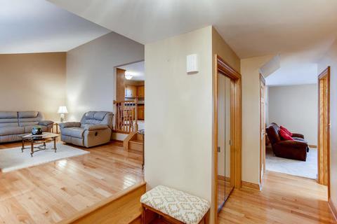 9001 Willow Ln, Mokena, IL 60448 photo 4