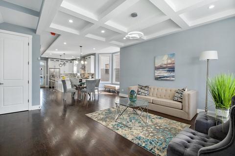 708 E 44th St, Chicago, IL 60653 photo 2