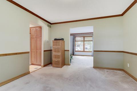 407 Beacon Cir, Bloomington, IL 61704 photo 9