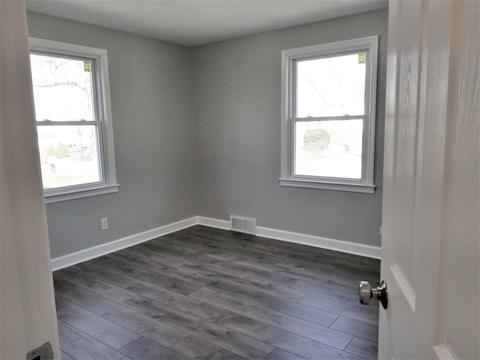 431 Addison St, Elgin, IL 60120 photo 10