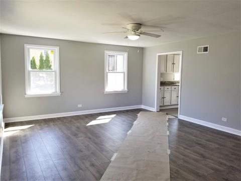 431 Addison St, Elgin, IL 60120 photo 3