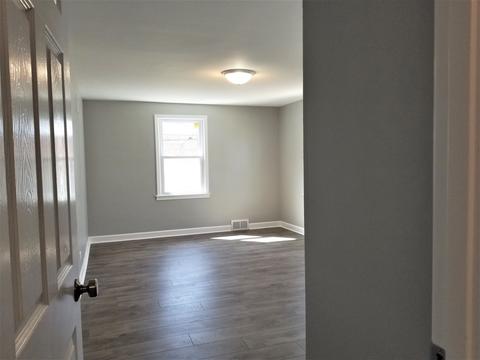 431 Addison St, Elgin, IL 60120 photo 11