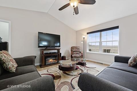 1114 Monroe Ave, Mchenry, IL 60050 photo 2