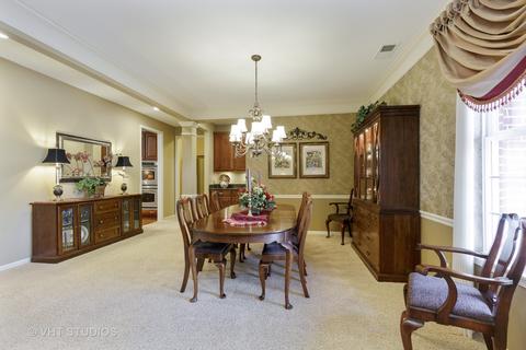 702 Breezy, Elgin, IL 60124 photo 7