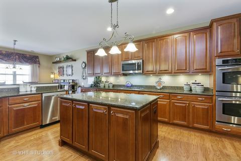 702 Breezy, Elgin, IL 60124 photo 13