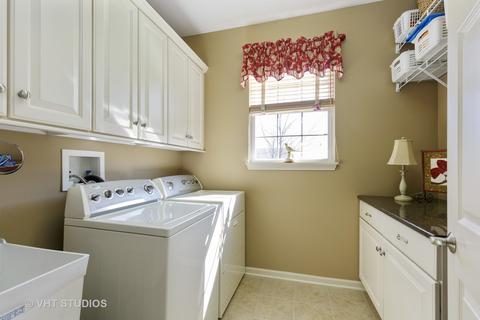 702 Breezy, Elgin, IL 60124 photo 36