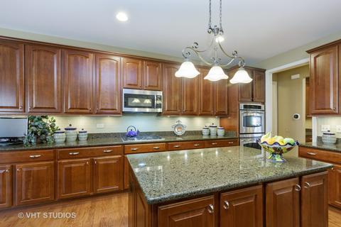 702 Breezy, Elgin, IL 60124 photo 11