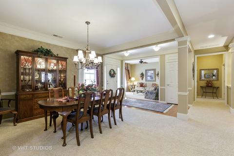702 Breezy, Elgin, IL 60124 photo 8