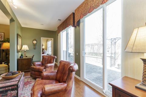 702 Breezy, Elgin, IL 60124 photo 18